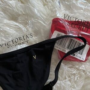 NWT set of 2 V-string panties
